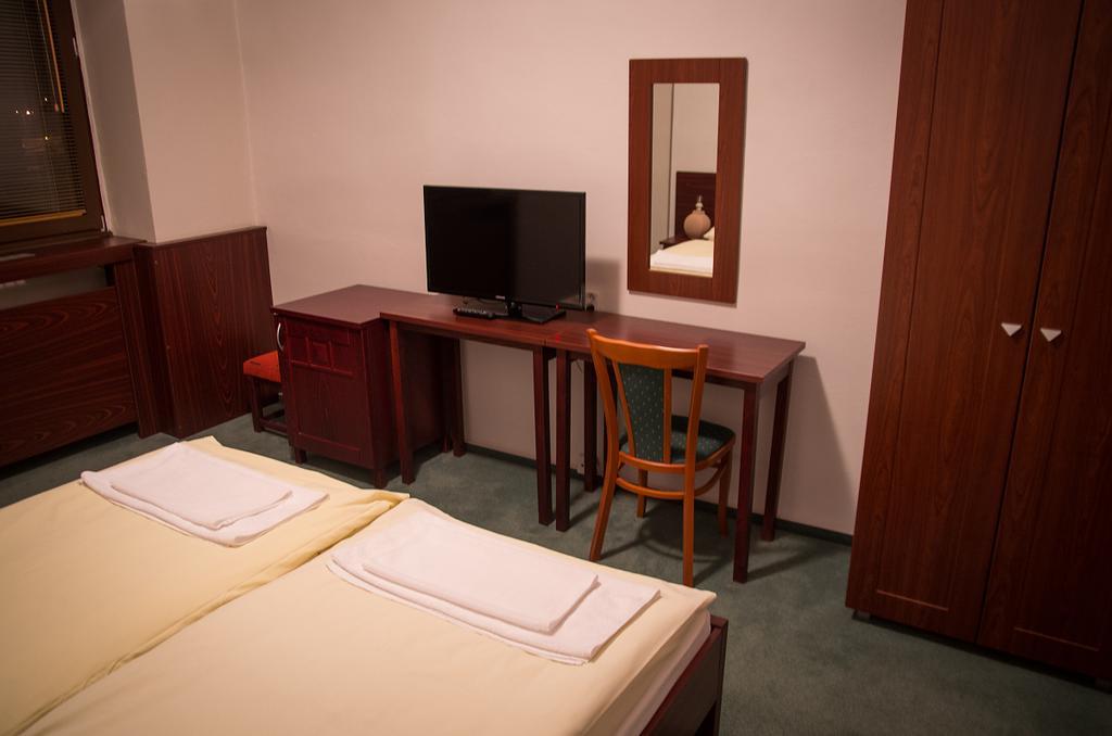 Hotel Bothe Považská Bystrica Exteriör bild