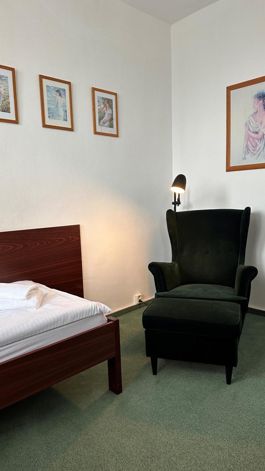 Hotel Bothe Považská Bystrica Exteriör bild