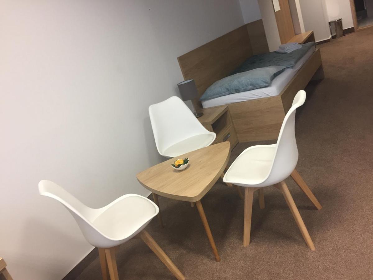 Hotel Bothe Považská Bystrica Exteriör bild